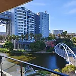 Waters Edge Luxury Apartment Century City