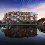 Waters Edge Luxury Apartment Century City