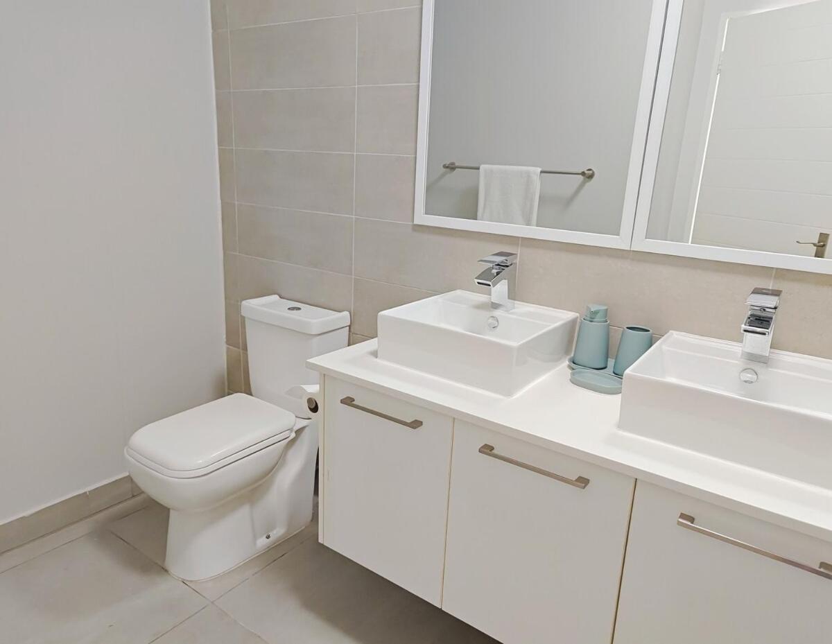 Waters Edge Luxury Century Apartment Cape Town
